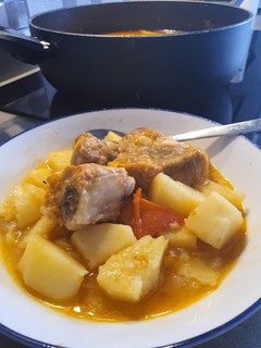 Una foto de Costillas guisadas con patatas