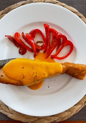 Hình của món Cá hồi sốt kem bí đỏ 🍣 🎃.