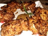 বাঁধাকপি নিরামিষ পকোড়া (bandhakopi niramish pakoda recipe in Bengali)