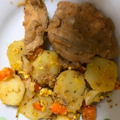 A picture of Potato stew with pork.