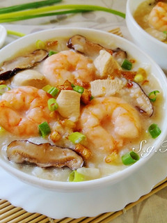 雞肉蝦仁蔬菜粥 的食譜成品照片