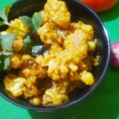 A picture of Coconut milk cauliflower sabji.