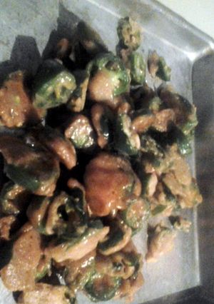 A picture of fried jalapeon peppers.
