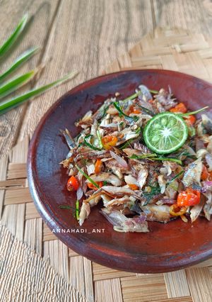 Foto resep Ikan Pindang Asin Sambal Matah