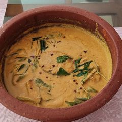 A picture of Kerala style Fish Mango Curry.