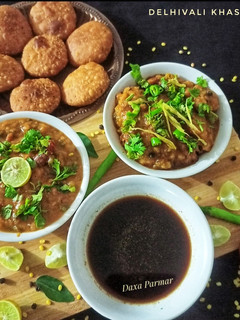 દિલ્હીવાલી ખસ્તા કચોરી (Delhivali Khasta Kachori Recipe In Gujarati) રેસીપી મુખ્ય ફોટો
