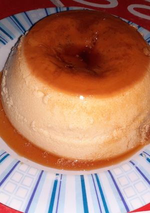 A picture of Easy No-Bake Flan.