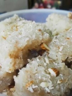 नारियल की बर्फी (Nariyal ki barfi recipe in Hindi) रेसिपी मुख्य फोटो