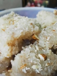 नारियल की बर्फी (Nariyal ki barfi recipe in Hindi) रेसिपी मुख्य फोटो