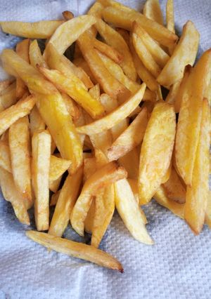 A picture of Home made chips.