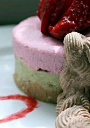A picture of Sig's Strawberry and Pistachio Cheesecakes.