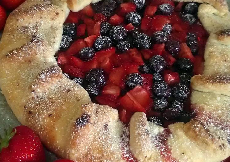 Recipe of Any-night-of-the-week Vickys Strawberry &amp; Blueberry Galette, GF DF EF SF NF