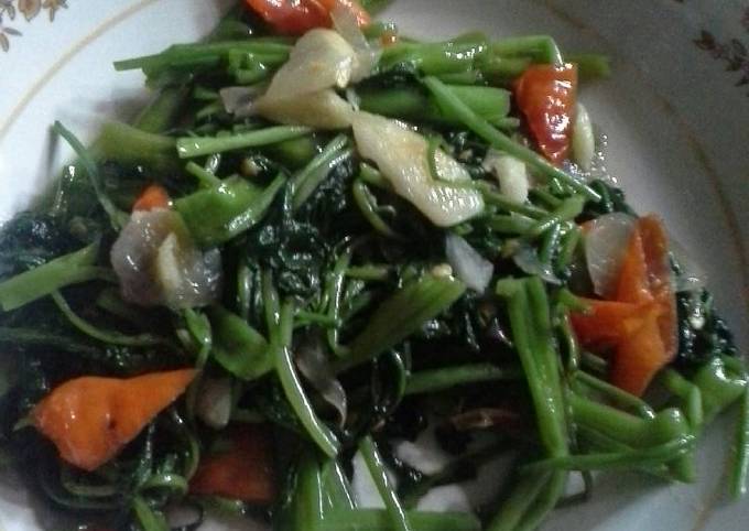 Langkah Mudah untuk Menyiapkan Tumis Kangkung (Cepat &amp;amp; Enak) Anti Gagal