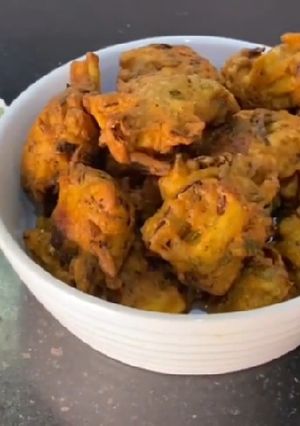 A picture of Vegetable pakoray.