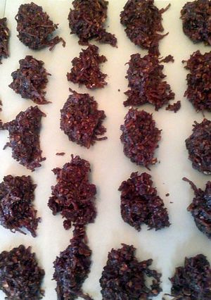 A picture of No Bake Coconut Pooh Balls.
