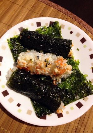 A picture of bake sushi.