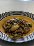 Champiñones al ajillo