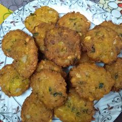 A picture of Daal Vada.