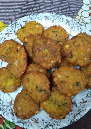 A picture of Daal Vada.