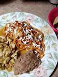 Fajitas de pollo en salsa de tomate fresadilla y pasta