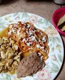 Fajitas de pollo en salsa de tomate fresadilla y pasta