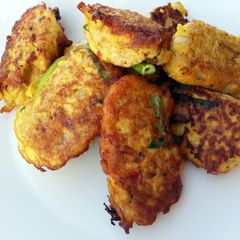A picture of Fried Chicken Fritters.