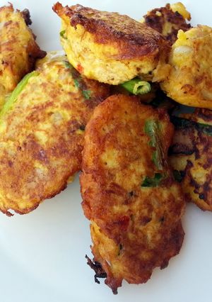 A picture of Fried Chicken Fritters.