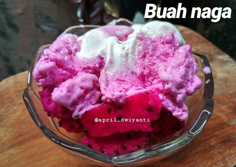 Langkah Mudah untuk Menyiapkan Es krim buah naga yang Enak Banget