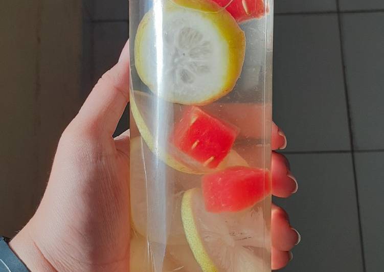 Resep Infused water (Lemon+Watermelon), Bisa Manjain Lidah