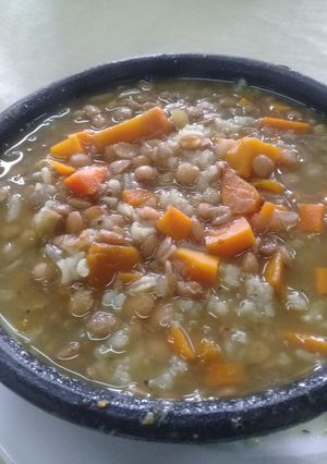 Una foto de Sopa de lentejas