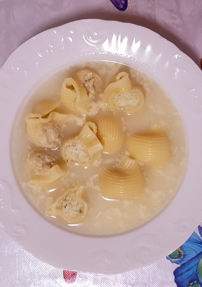 Una foto de Sopa de galets rellenos de carne 👍🏻