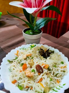 মিক্স ফ্রাইড রাইস (mixed fried rice recipe in Bengali) রেসিপির প্রধান ছবি