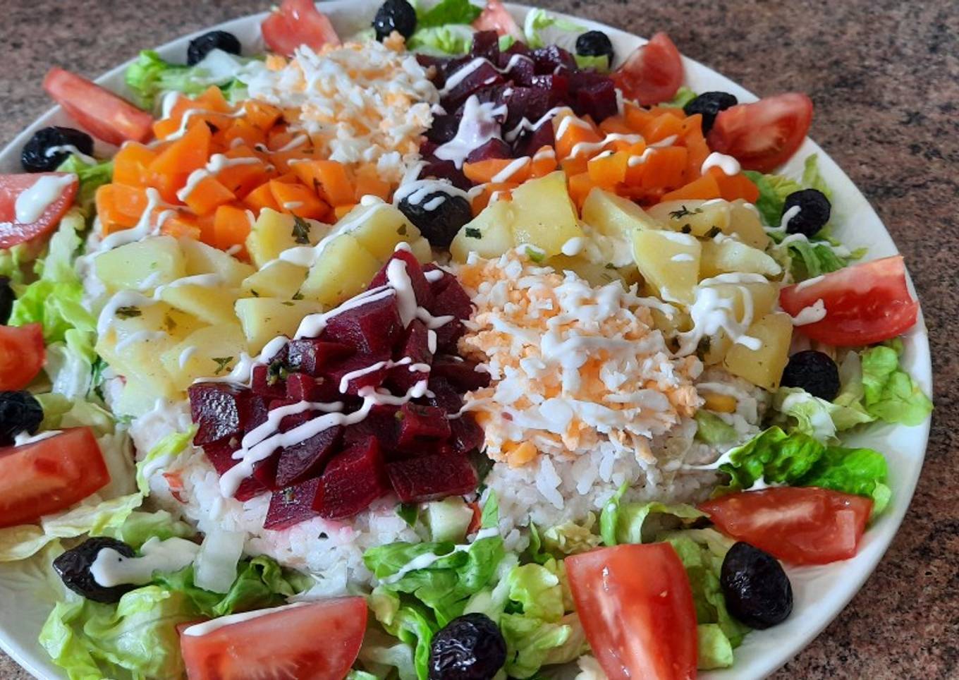 Ensalada marroquí de arroz con verduras muy rica y saludable