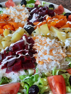 Una foto de Ensalada marroquí de arroz con verduras muy rica y saludable