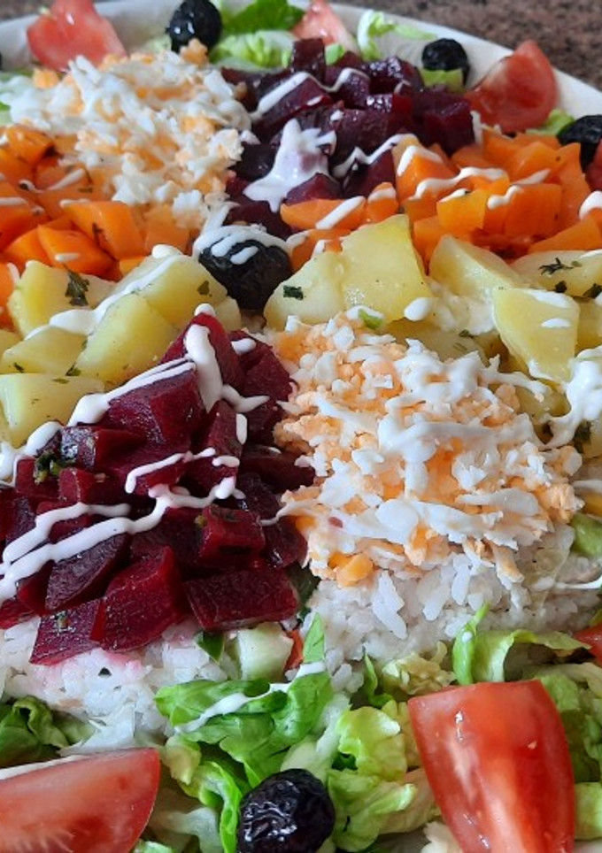 Una foto de Ensalada marroquí de arroz con verduras muy rica y saludable