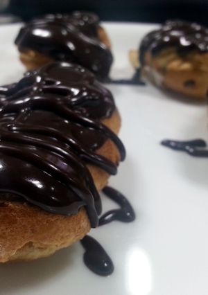 A picture of chocolate eclairs.