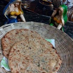 A picture of Tandoori paneer paratha.