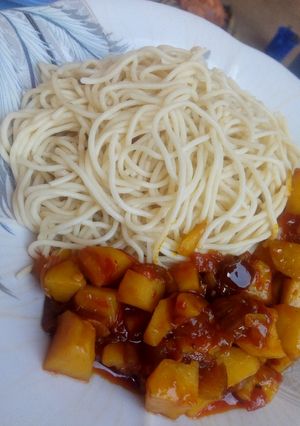 A picture of Spaghetti with potatoes sauce.