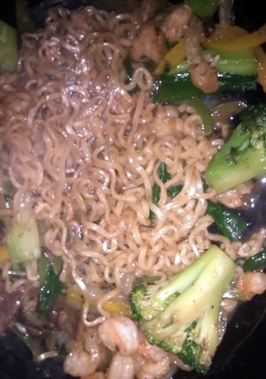A picture of Ramen Shrimp Stir Fry.