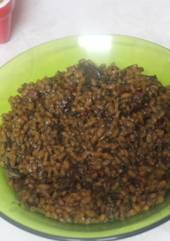 Una foto de Risotto con algas y jamón