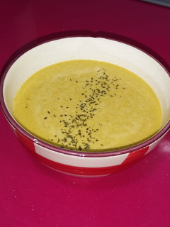 Una foto de Sopa rápida y económica de marisco