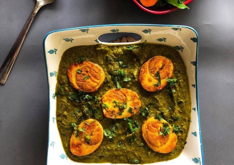 Green masala egg curry