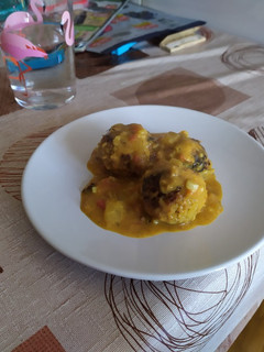 Una foto de Albóndigas veganas al curry