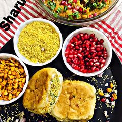 A picture of Kutchi Dabeli.