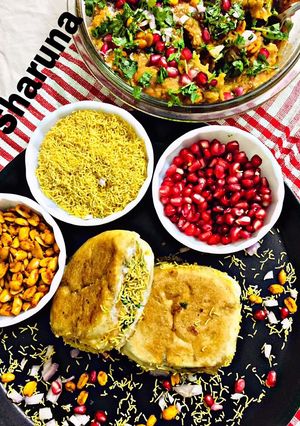 A picture of Kutchi Dabeli.