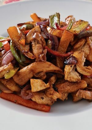 A picture of Chicken fajitas.
