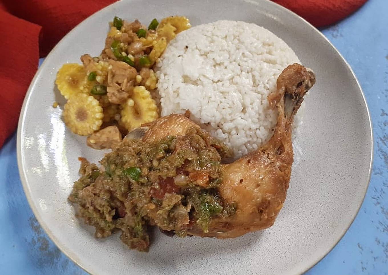 Cara Gampang Membuat Ayam Goreng Sambal Pecak yang Enak