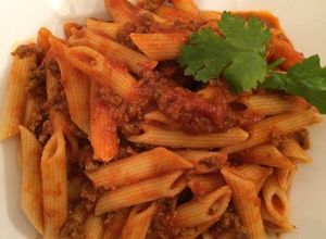 Una foto de Penne con Salsa Ragú