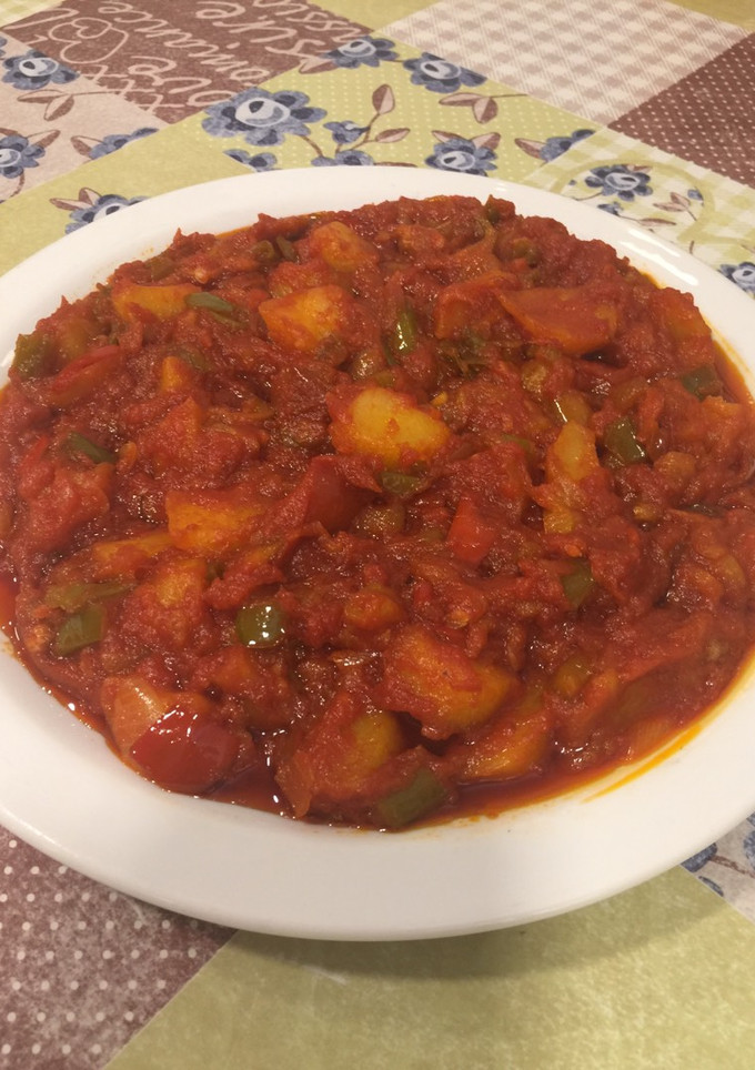 Una foto de Pisto con patatas