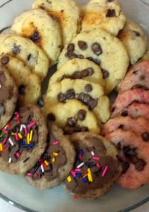 A picture of tea time biscuits.